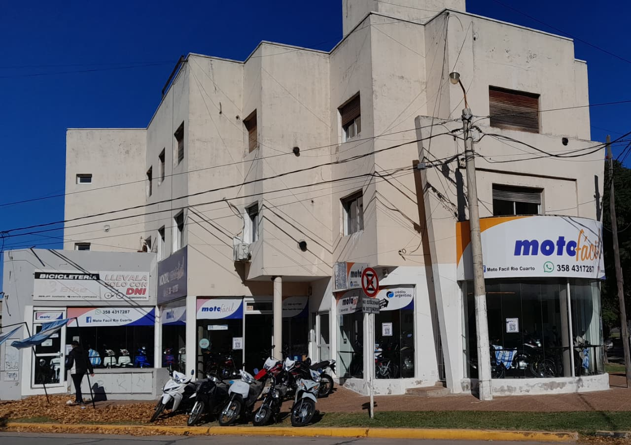 Frente del local Moto Fácil