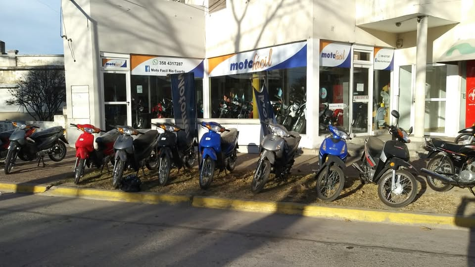 Frente del local Moto Fácil